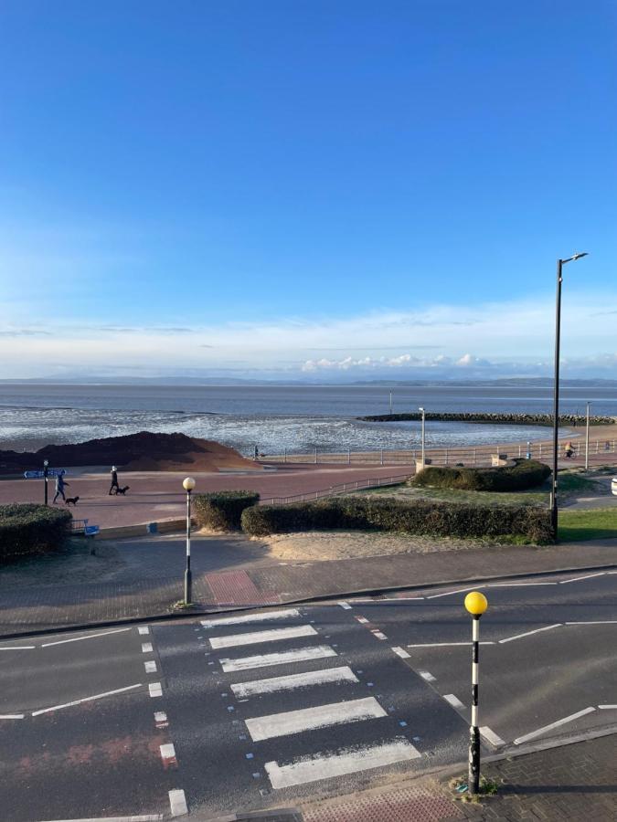 The Croston Balcony Apartment- Morecambe Central Promenade, Beach Front And Sea Views Exterior photo