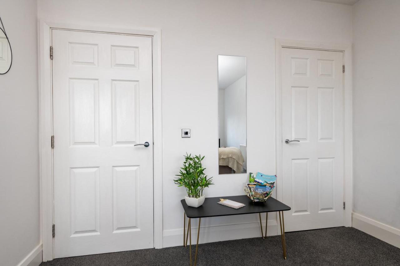 The Croston Balcony Apartment- Morecambe Central Promenade, Beach Front And Sea Views Exterior photo