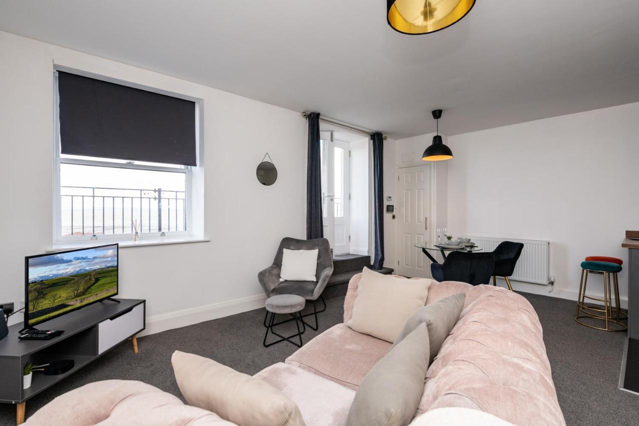 The Croston Balcony Apartment- Morecambe Central Promenade, Beach Front And Sea Views Exterior photo