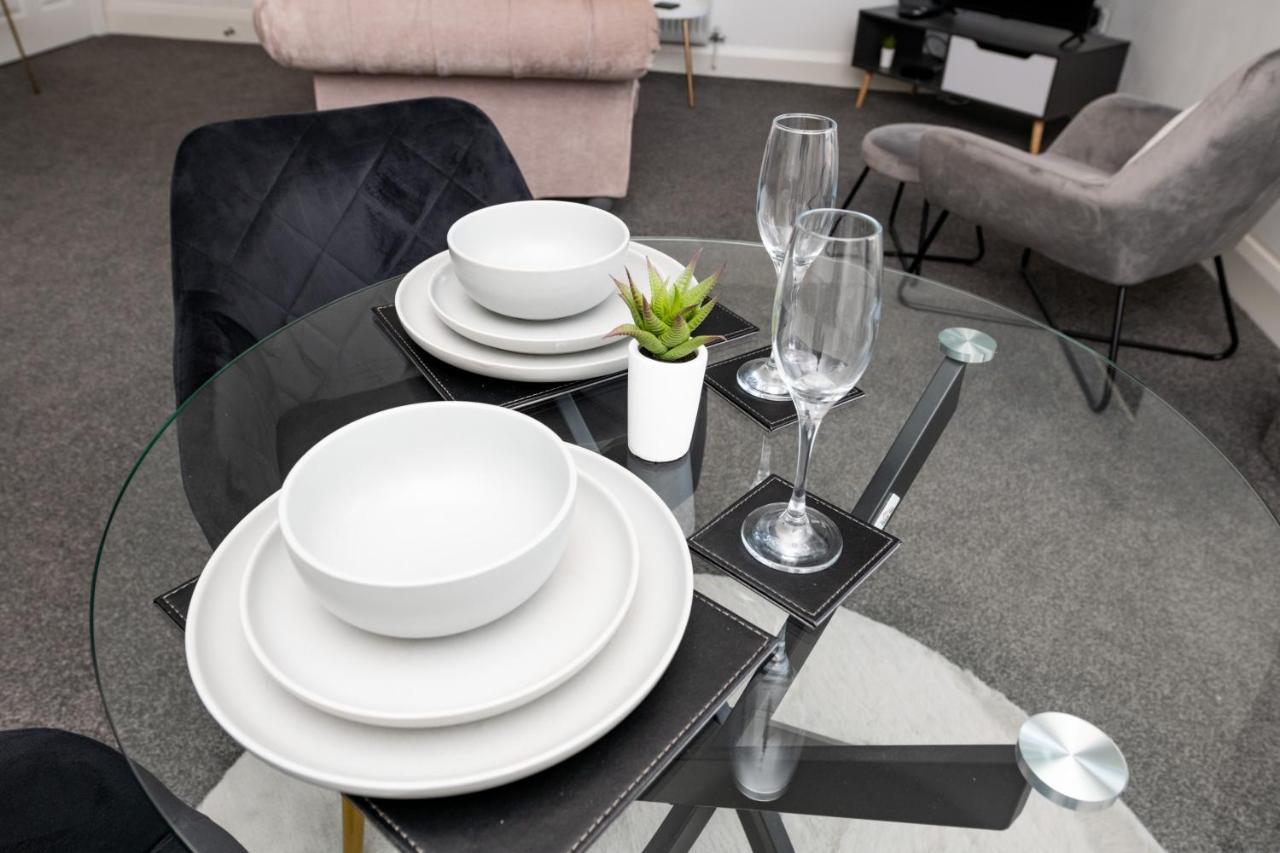 The Croston Balcony Apartment- Morecambe Central Promenade, Beach Front And Sea Views Exterior photo