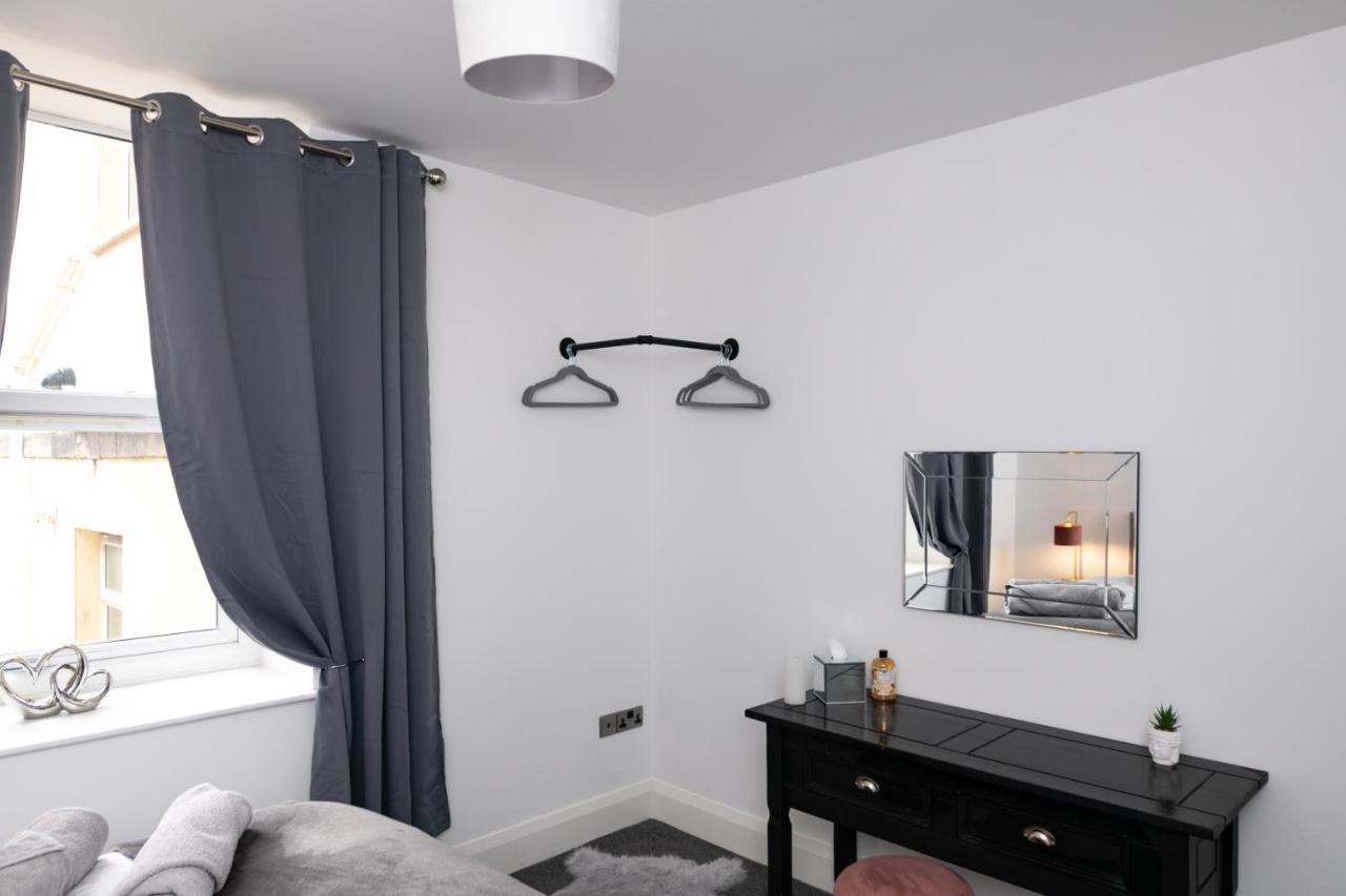 The Croston Balcony Apartment- Morecambe Central Promenade, Beach Front And Sea Views Exterior photo